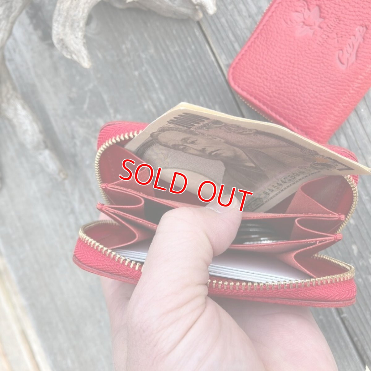 画像7: 【広島ジビエレザー×カープ】鹿革ミニラウンドファスナー財布!ポケットに収まるコンパクトさと使いやすさ◎  (7)