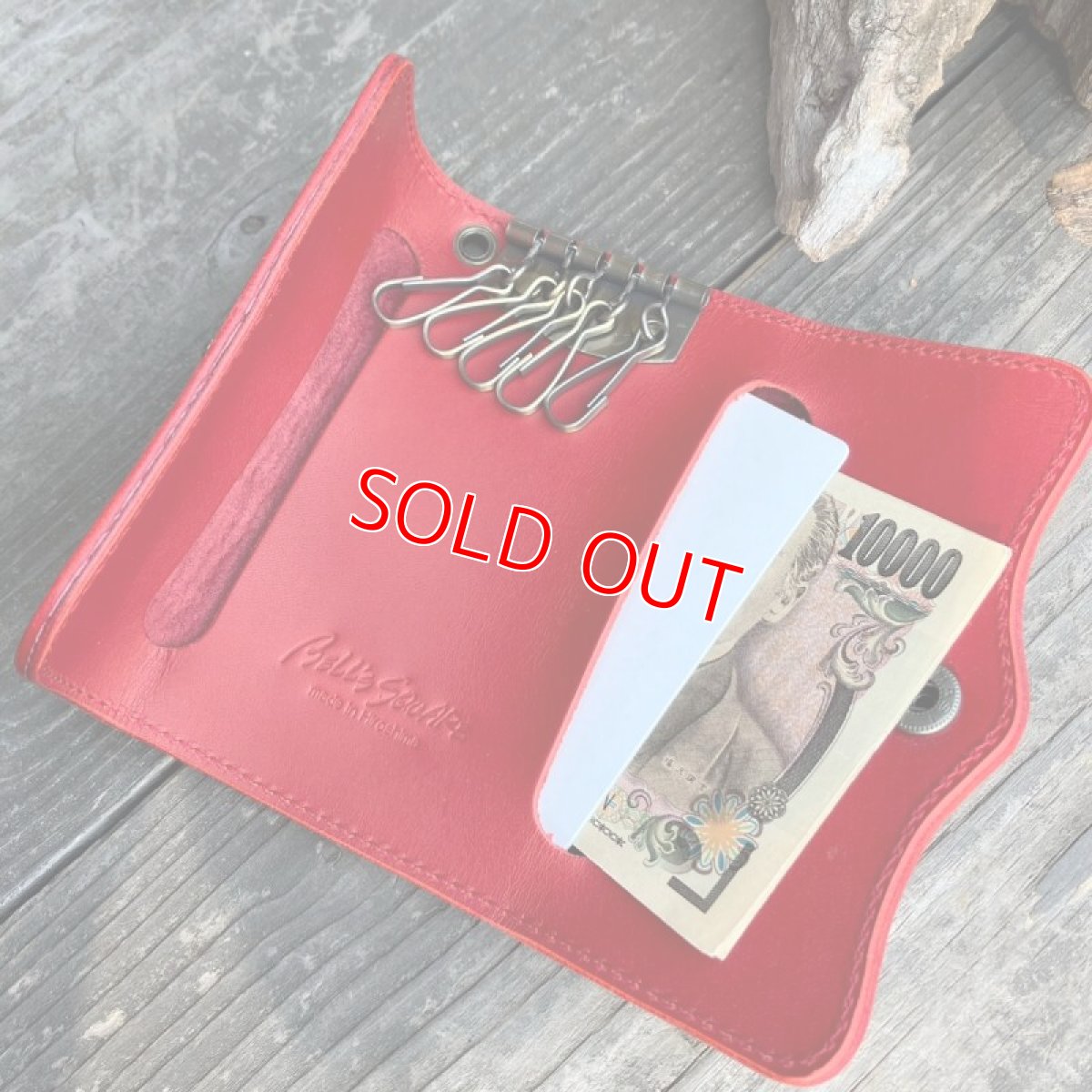 カードとお札も入れることができます