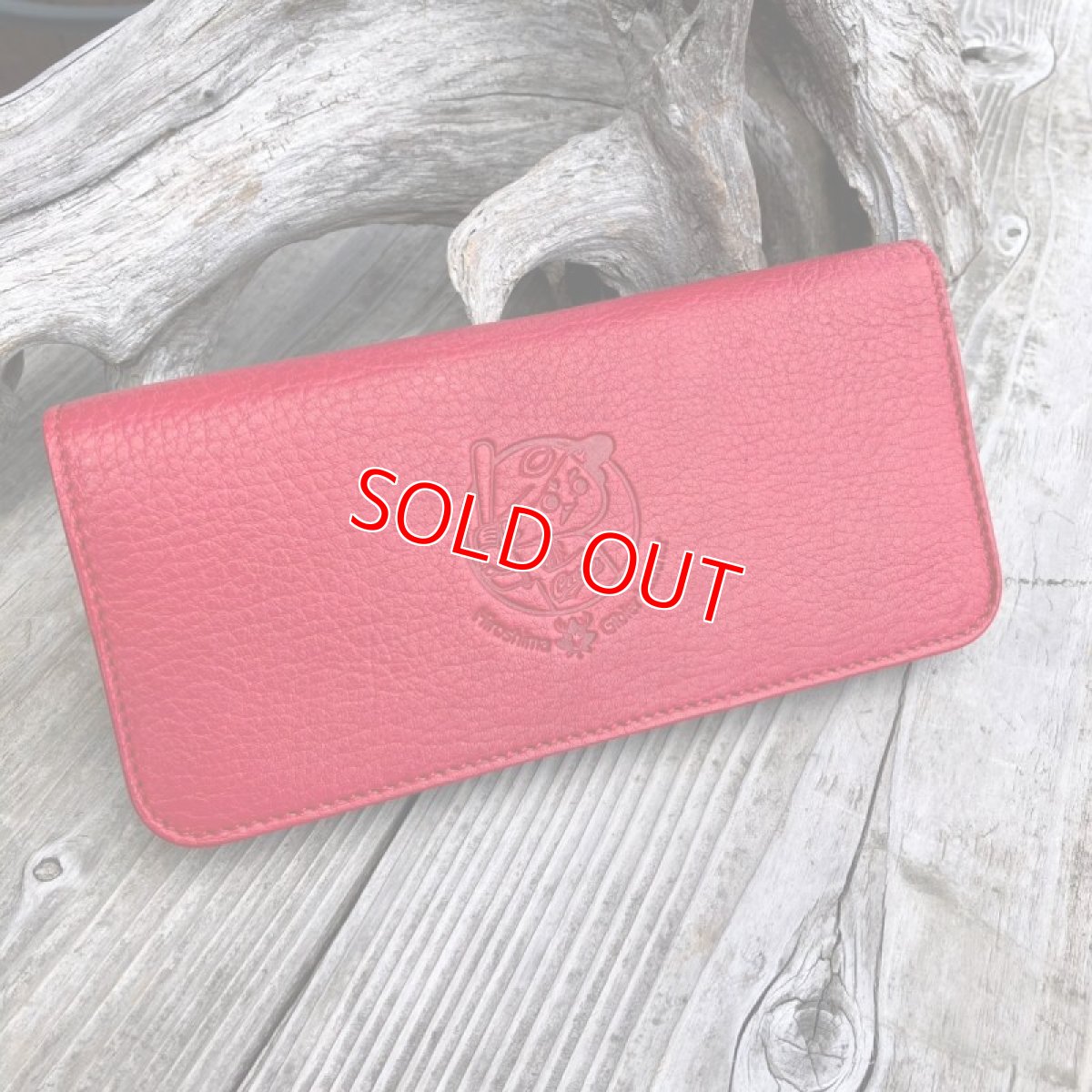 画像1: 【広島ジビエレザー×カープグッズ】公式ネットショップ限定最終セール！２０％OFF！送料無料！3月末まで　東広島産鹿革使用☆スタンダードな長財布　カープ坊や　 (1)