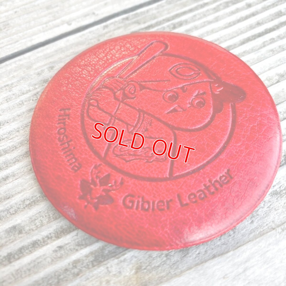 画像6: 【広島ジビエレザー×カープ】東広島産鹿革使用☆大人の雰囲気の革の缶バッチ　カープ坊や (6)