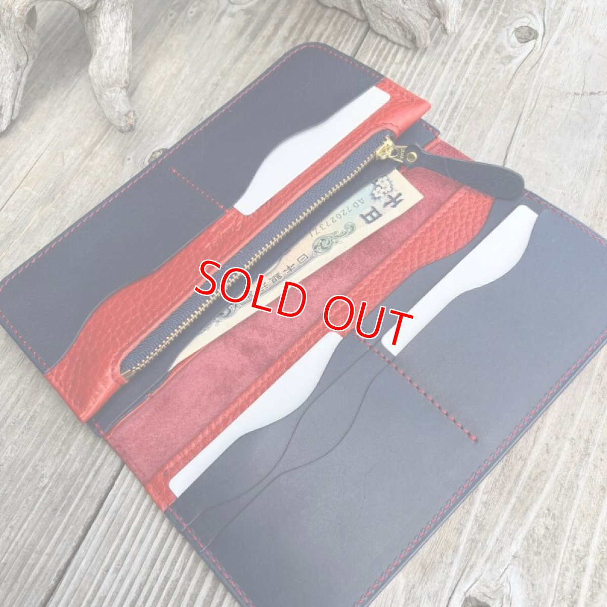 画像9: 【広島ジビエレザー×カープグッズ】公式ネットショップ限定最終セール！２０％OFF！送料無料！3月末まで　東広島産鹿革使用☆スタンダードな長財布　カープ坊や　 (9)