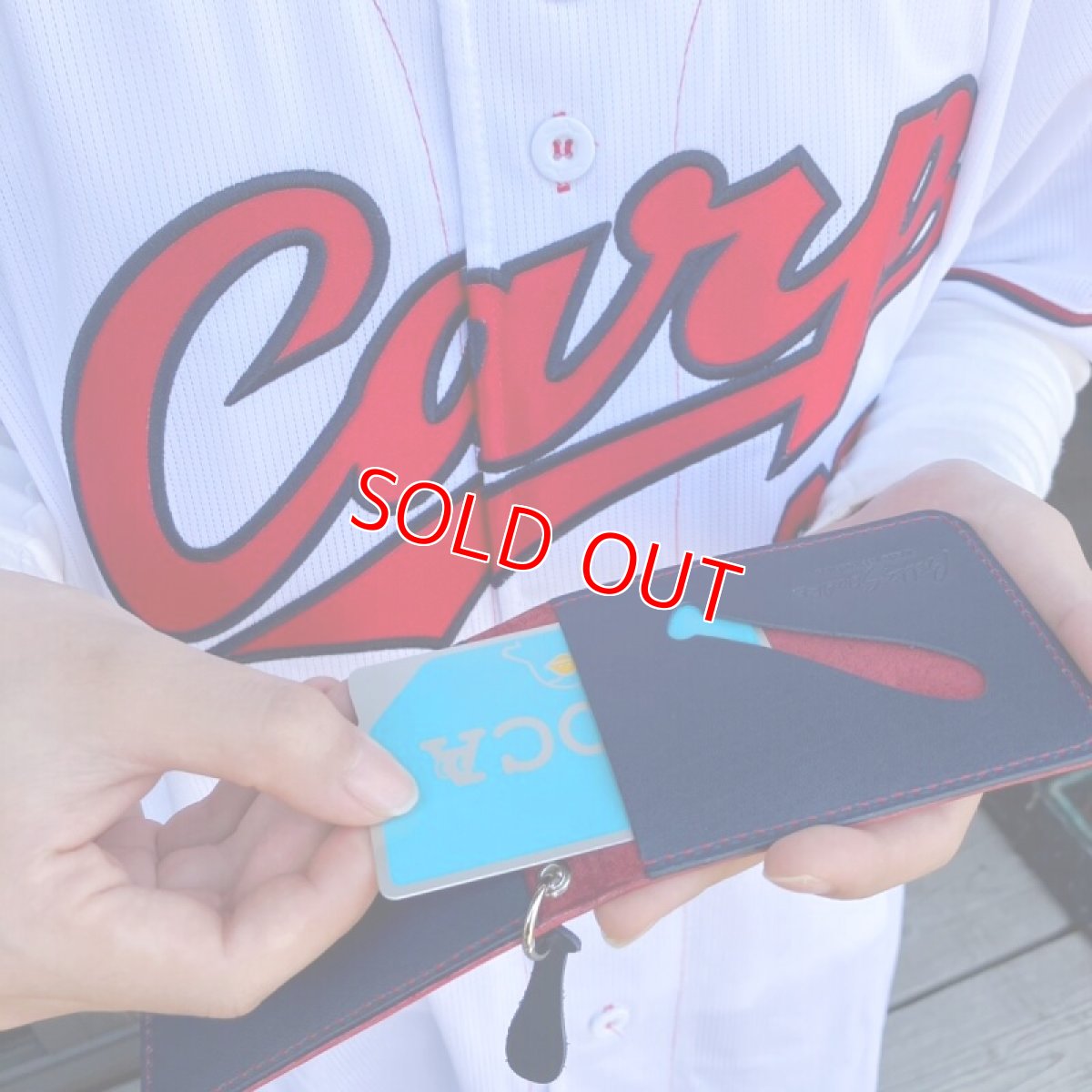 画像2: 【広島ジビエレザー×カープ】鹿革二つ折りパスケース！カード、免許証、マイナンバーカードもすっきり収納　カープ坊や　送料無料 (2)