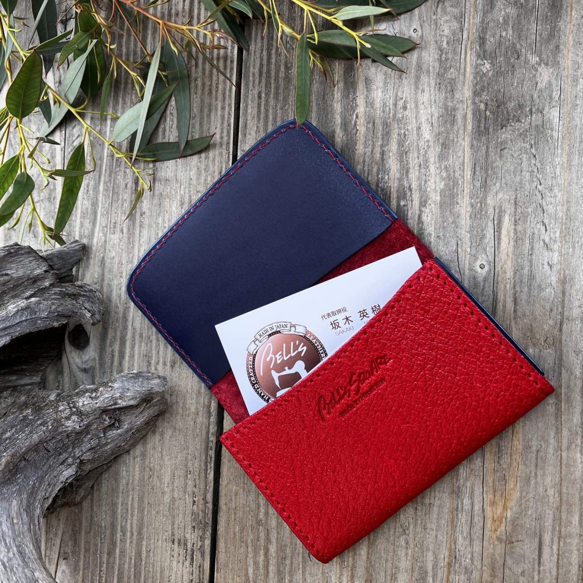 画像2: 【広島ジビエレザー×カープコラボグッズ】物語の詰まった名刺入れ 2026Ver.｜広島産猪革使用｜広島東洋カープ公式ライセンスグッズ (2)