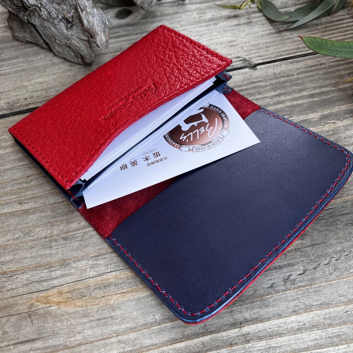 画像3: 【広島ジビエレザー×カープコラボグッズ】物語の詰まった名刺入れ 2026Ver.｜広島産猪革使用｜広島東洋カープ公式ライセンスグッズ (3)