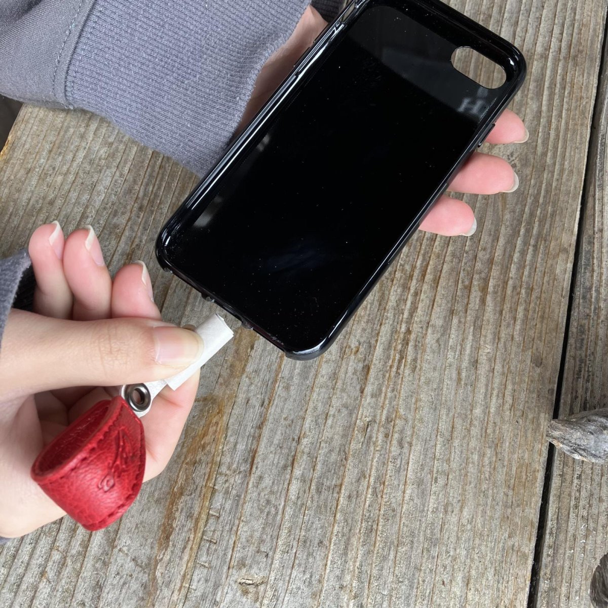 画像3: 【広島ジビエレザー×カープコラボグッズ】特許取得の画期的なスマホリング2026Ver.｜広島産鹿革使用｜広島東洋カープ公式ライセンスグッズ (3)