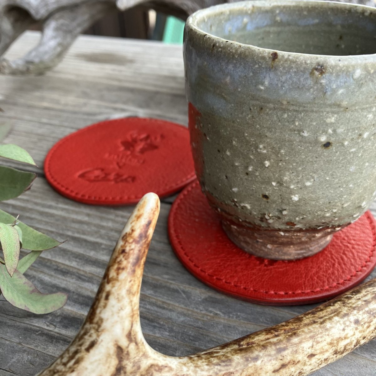 画像2: 【広島ジビエレザー×カープコラボグッズ】物語が詰まったコースター2026Ver.｜広島産鹿革｜広島東洋カープ公式ライセンスグッズ  (2)