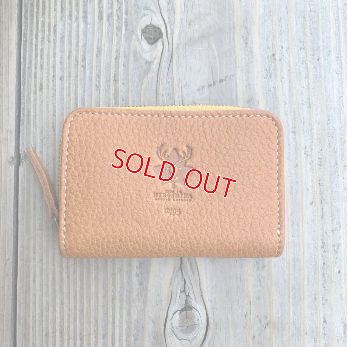 画像4: 【広島ジビエレザー】ポケットにすっぽり！鹿革＆牛革ラウンドファスナーミニウォレット (4)