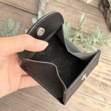 画像2: サメ革 ボックスコインケース｜姫路牛革内装・現品1点 (2)