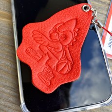 画像2: 広島ジビエレザー×ドラゴンフライズコラボグッズ　アビィ型スマホクリーナー｜広島県産鹿革 (2)
