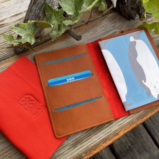 画像7: 広島ジビエレザー×ドラゴンフライズコラボグッズ ジビエ鹿革のA6サイズマルチ手帳カバー お薬手帳や母子手帳カバー・パスポートケースにも手触り抜群 イニシャル刻印対応 (7)