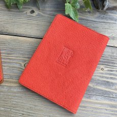 画像10: 広島ジビエレザー×ドラゴンフライズコラボグッズ 数量限定希少ジビエ猪革のB6サイズ手帳カバー カード入れ&ペン差し付きでとっても便利 (10)