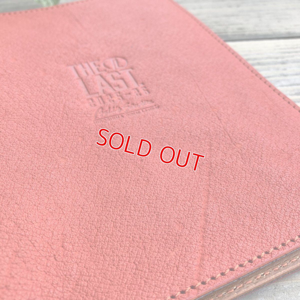 画像13: 広島ジビエレザー×ドラゴンフライズコラボグッズ　数量限定希少ジビエ猪革のB６サイズ手帳カバー　カード入れ＆ペン差し付きでとっても便利 (13)