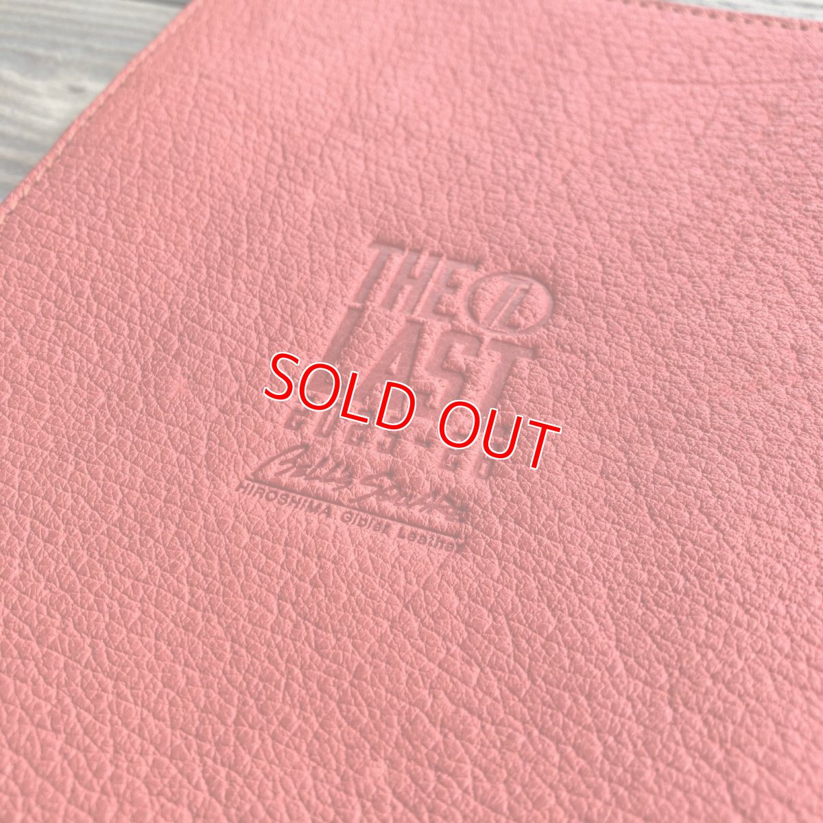 画像14: 広島ジビエレザー×ドラゴンフライズコラボグッズ　数量限定希少ジビエ猪革のB６サイズ手帳カバー　カード入れ＆ペン差し付きでとっても便利 (14)