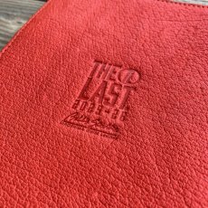 画像14: 広島ジビエレザー×ドラゴンフライズコラボグッズ 数量限定希少ジビエ猪革のB6サイズ手帳カバー カード入れ&ペン差し付きでとっても便利 (14)