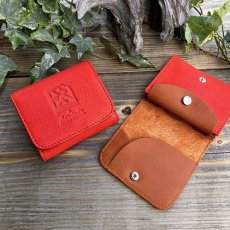 画像3: 広島ジビエレザー×ドラゴンフライズコラボグッズ ジビエ鹿革のコンパクトミニ財布 カードが飛び出す便利なフラップ機能付き イニシャル刻印対応 (3)