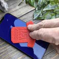 画像4: 広島ジビエレザー×ドラゴンフライズコラボグッズ 数量限定ジビエ鹿革スマホクリーナー「シーズンロゴVer」 液晶画面もメガネもピカピカ〜 (4)