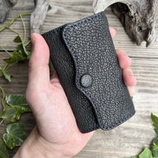画像1: 【現品限り】ヒグマ革×国産ヌメ革 カード収納付き4連キーケース (1)