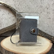 画像1: ジビエ鹿革のミニミニノート｜ストラップ付き　炭霧（チャコールグレー） (1)