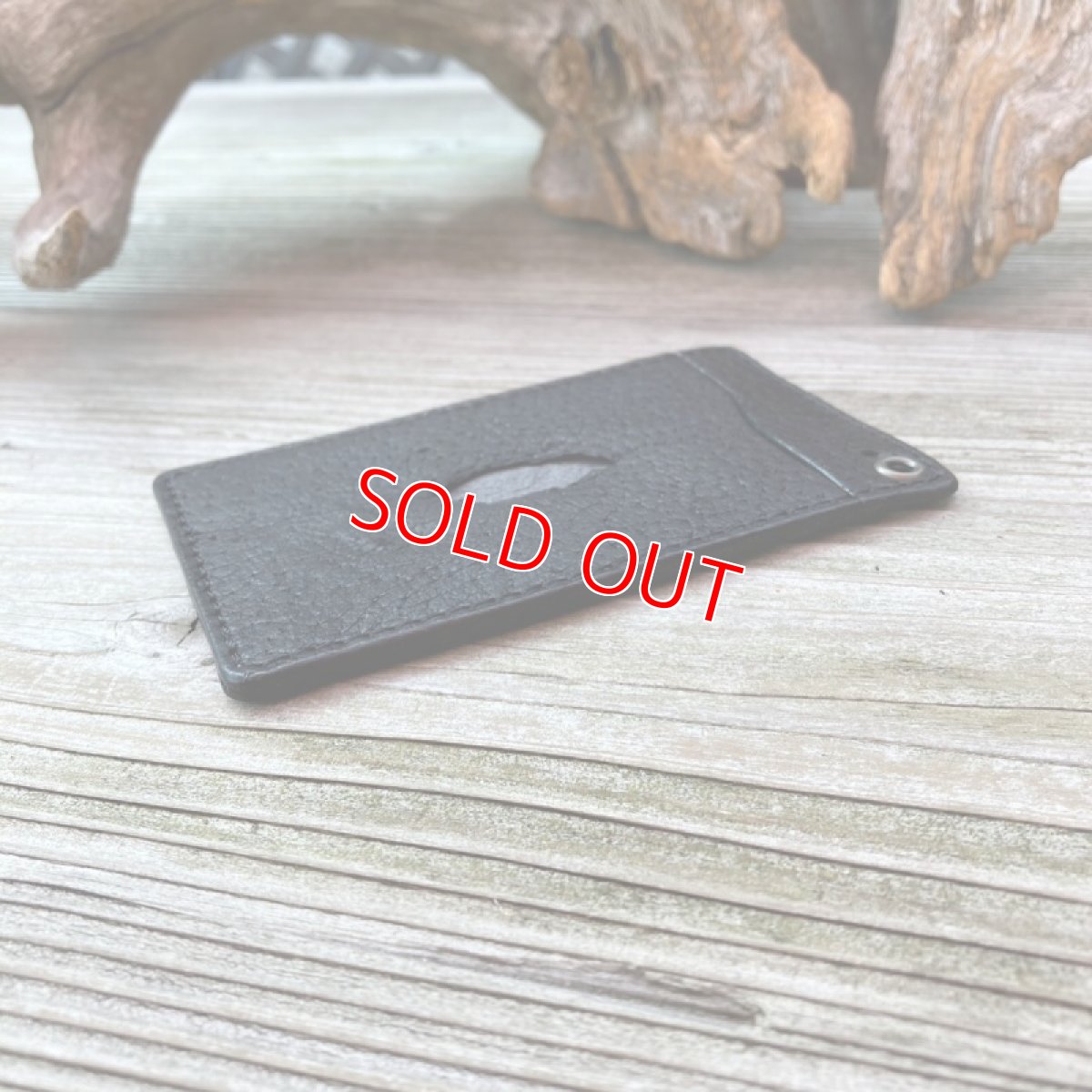 画像2: 【ヒグマレザー】荒々しいクマ革バージョン★パスケース / カード入れ (2)