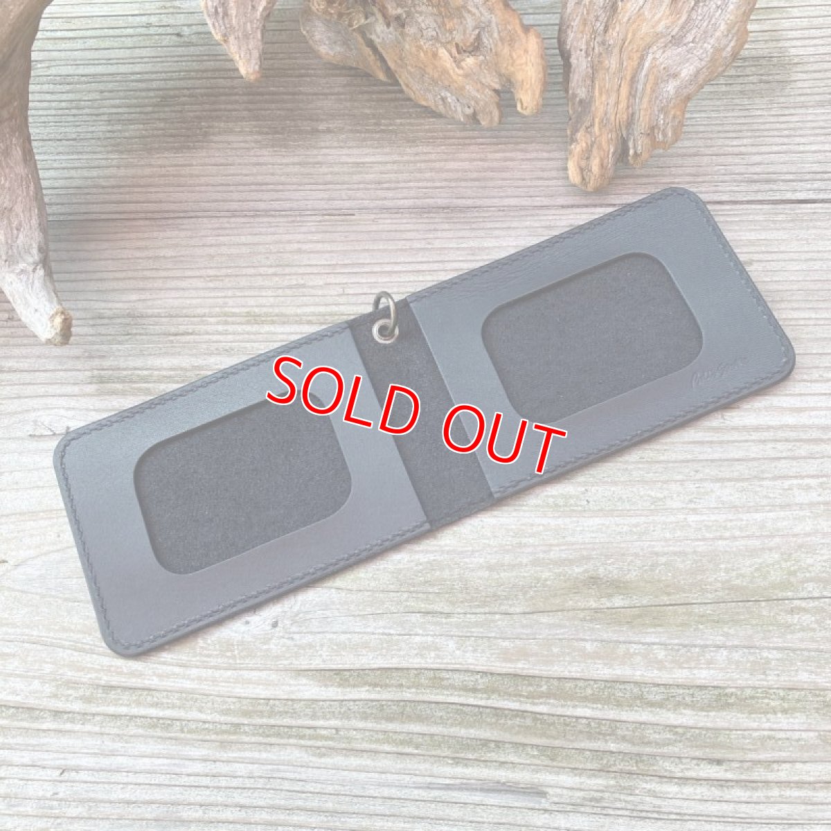 画像4: 【ヒグマレザー】荒々しいクマ革バージョン★二つ折りパスケース / カード入れ　リング付き (4)