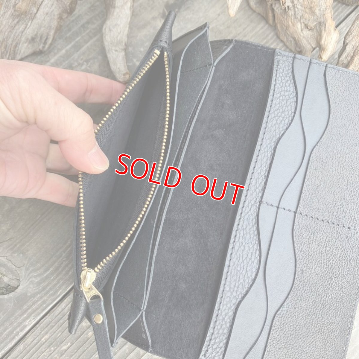 画像6: 【ツキノワグマレザー】スタンダードなデザインのとても使いやすい長財布　★お札の端も折れにくい構造です (6)