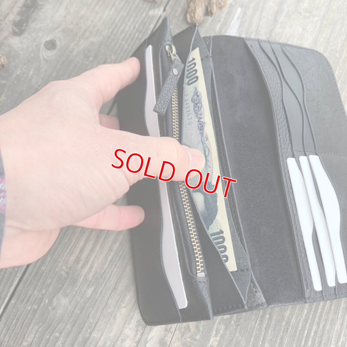 画像11: 【ヒグマレザー】スタンダードなデザインのとても使いやすい長財布 ★お札の端も折れにくい構造です (11)