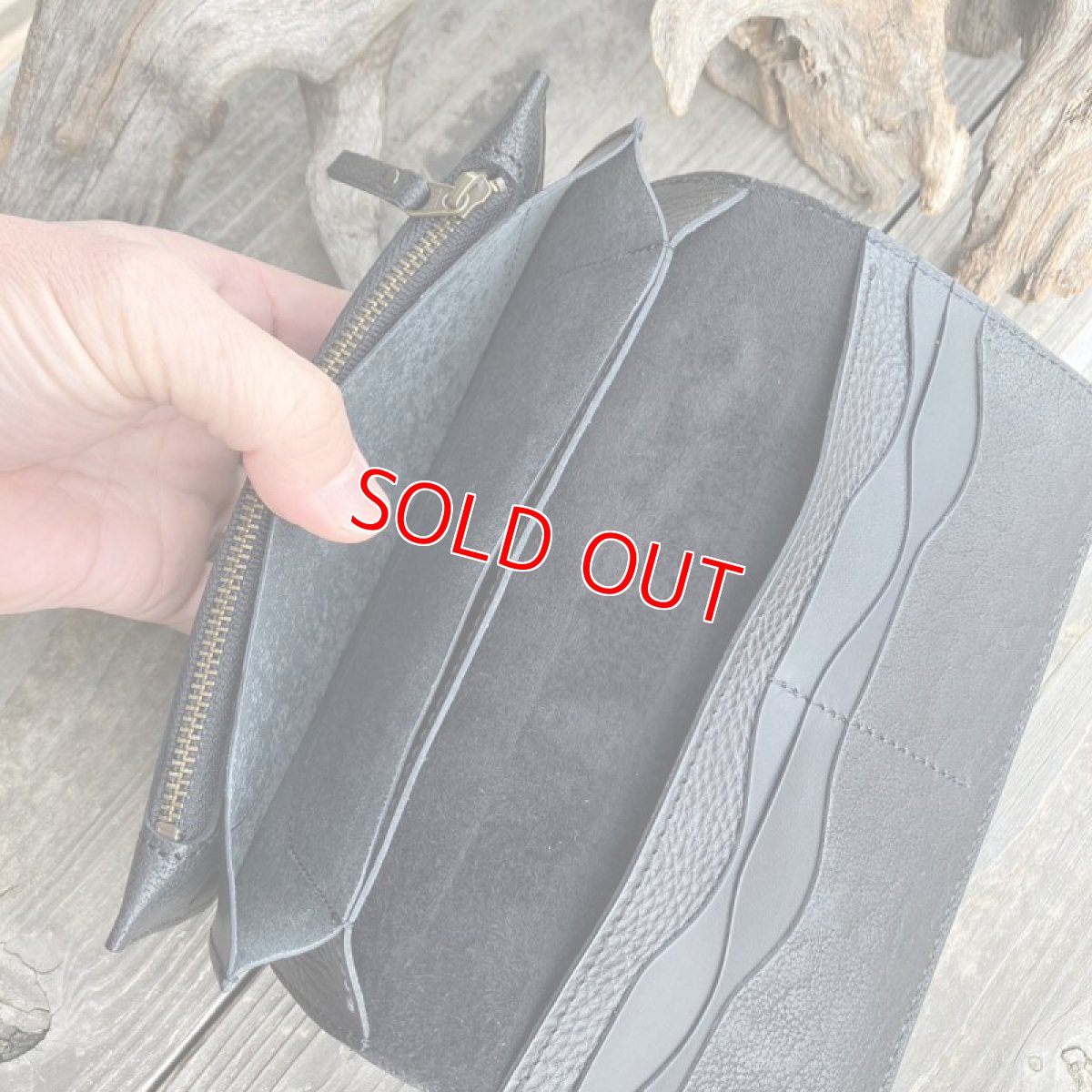 画像8: 【ヒグマレザー】スタンダードなデザインのとても使いやすい長財布 ★お札の端も折れにくい構造です (8)