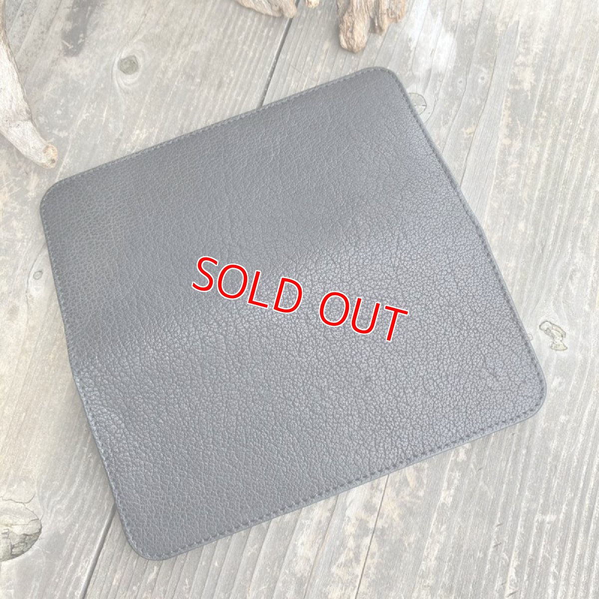 画像4: 【ヒグマレザー】スタンダードなデザインのとても使いやすい長財布 ★お札の端も折れにくい構造です (4)