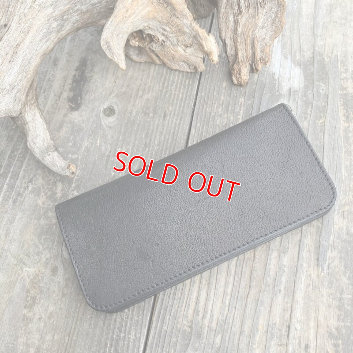 画像3: 【ツキノワグマレザー】スタンダードなデザインのとても使いやすい長財布　★お札の端も折れにくい構造です (3)