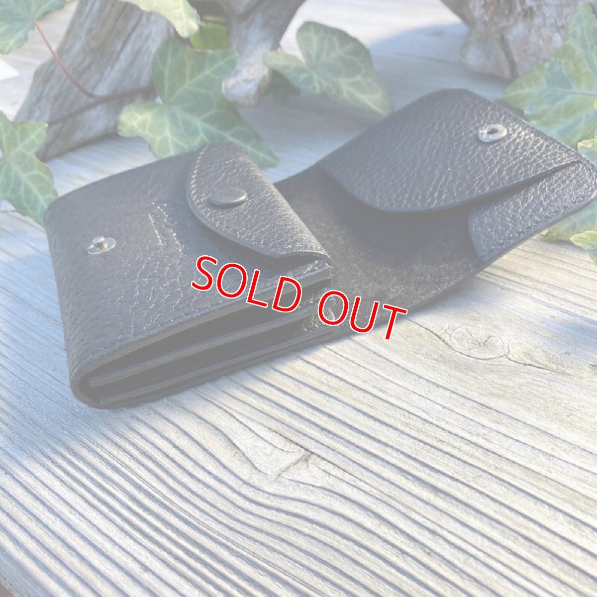 画像3: 【ヒグマレザー】荒々しいクマ革バージョン★カードが飛び出す！コンパクトにオールインワン財布 (3)