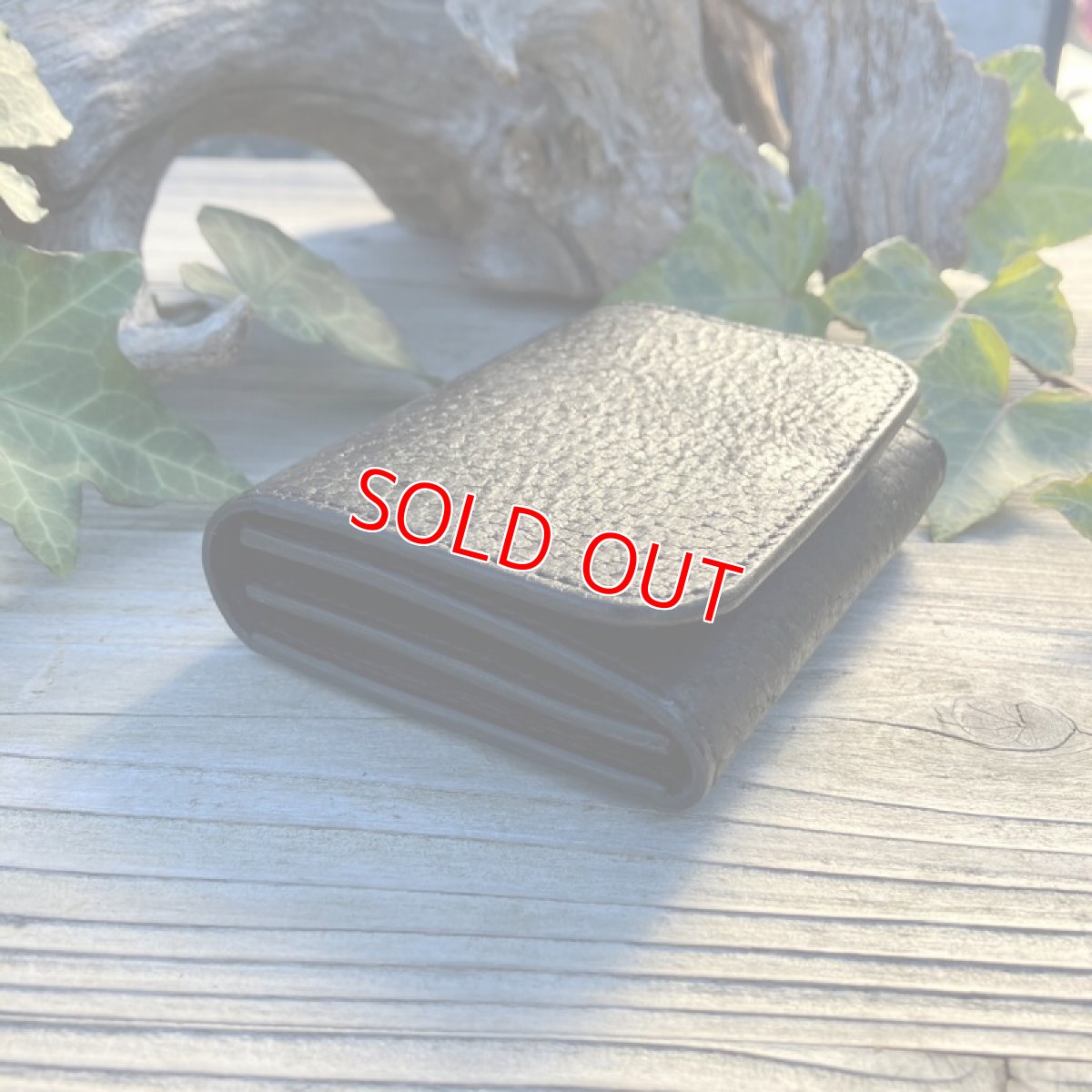 画像7: 【ヒグマレザー】荒々しいクマ革バージョン★カードが飛び出す！コンパクトにオールインワン財布 (7)