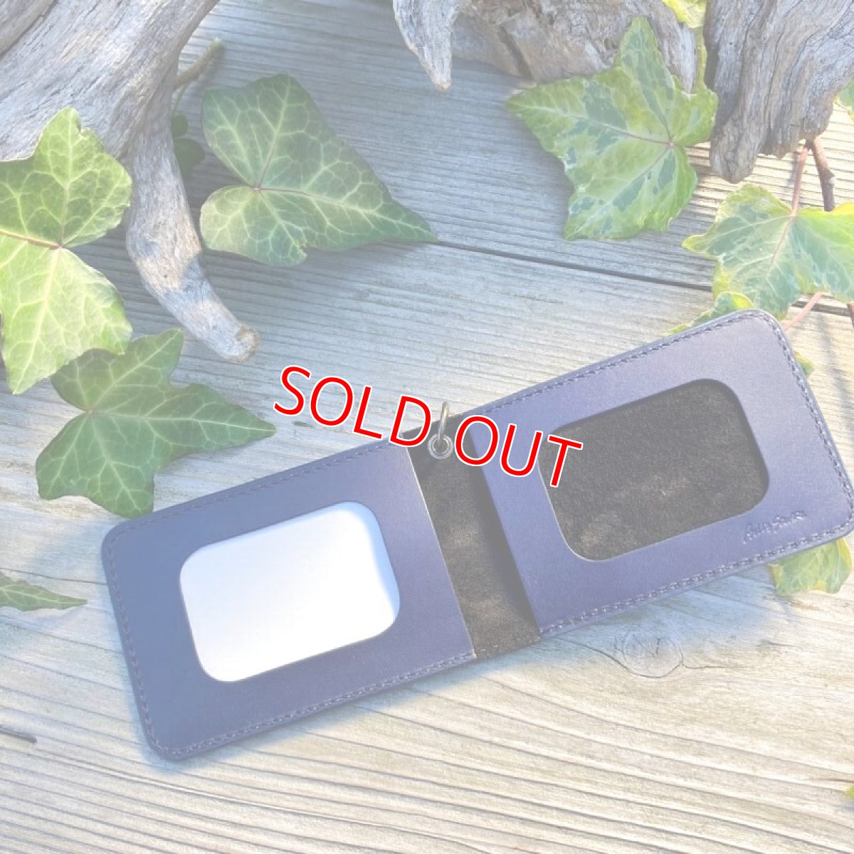 画像4: 【ツキノワグマレザー】荒々しいクマ革バージョン★二つ折りパスケース / カード入れ (4)