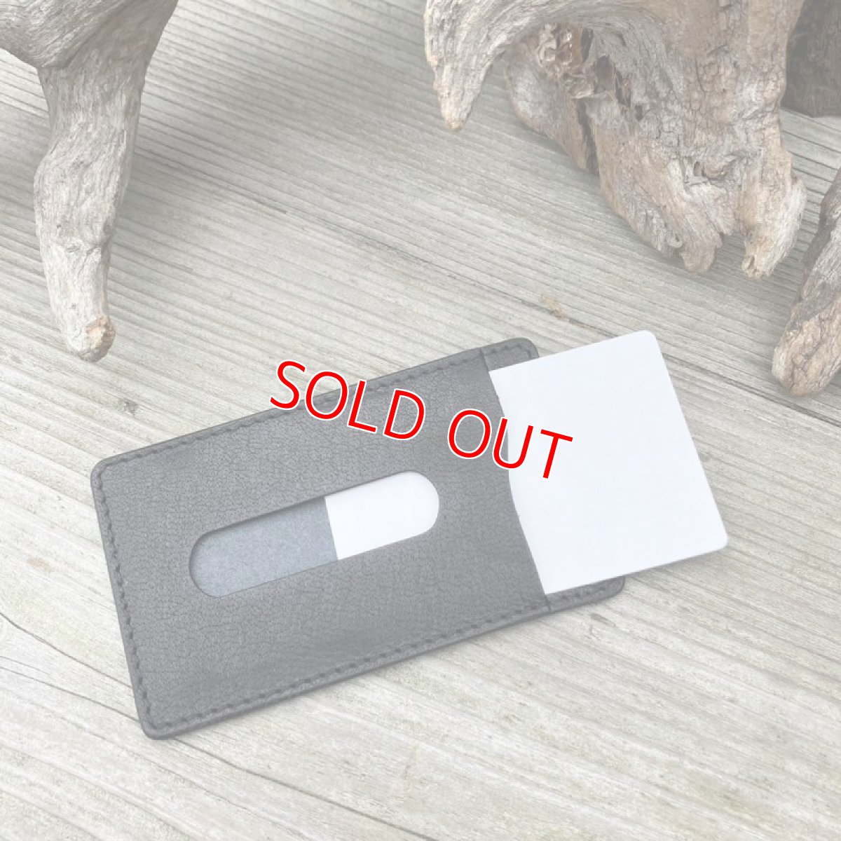 画像4: 【ツキノワグマレザー】荒々しいクマ革バージョン★パスケース / カード入れ　熊革ブラック&牛革ブラック (4)