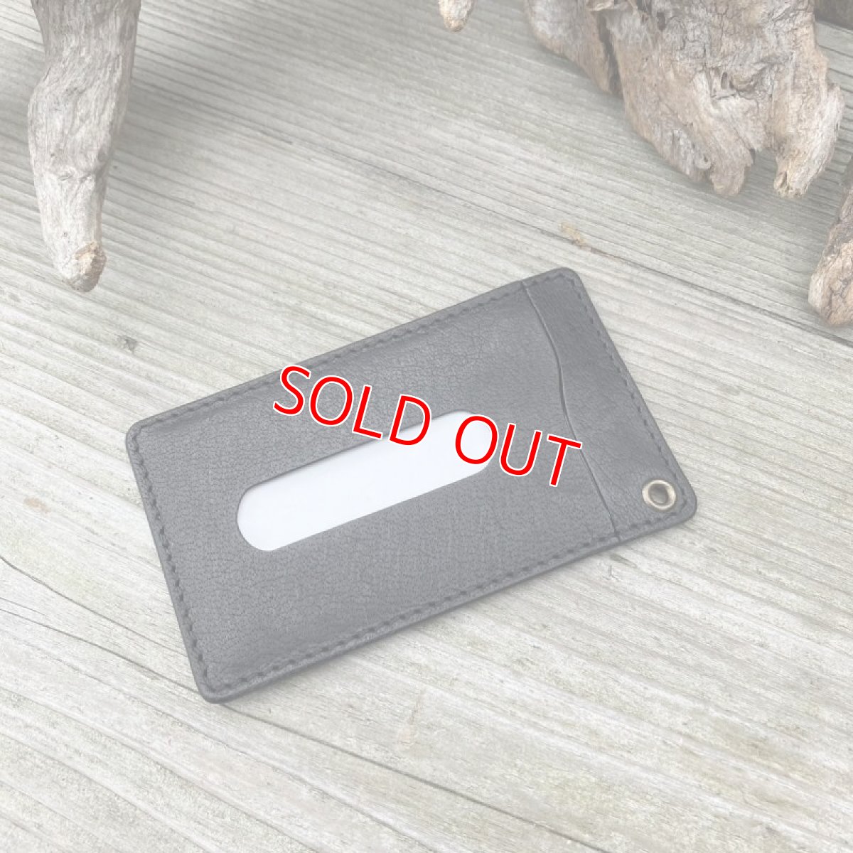 画像5: 【ツキノワグマレザー】荒々しいクマ革バージョン★パスケース / カード入れ　熊革ブラック&牛革ブラック (5)