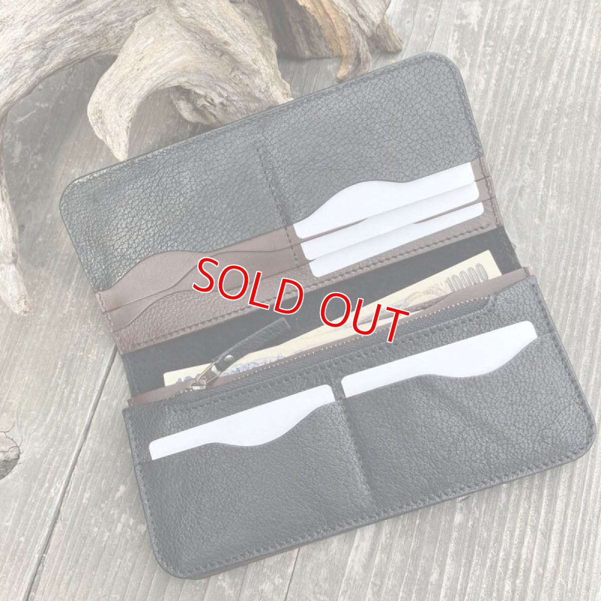 画像9: 【ヒグマレザー】スタンダードなデザインのとても使いやすい職人手作り長財布　★お札の端も折れにくい構造です (9)