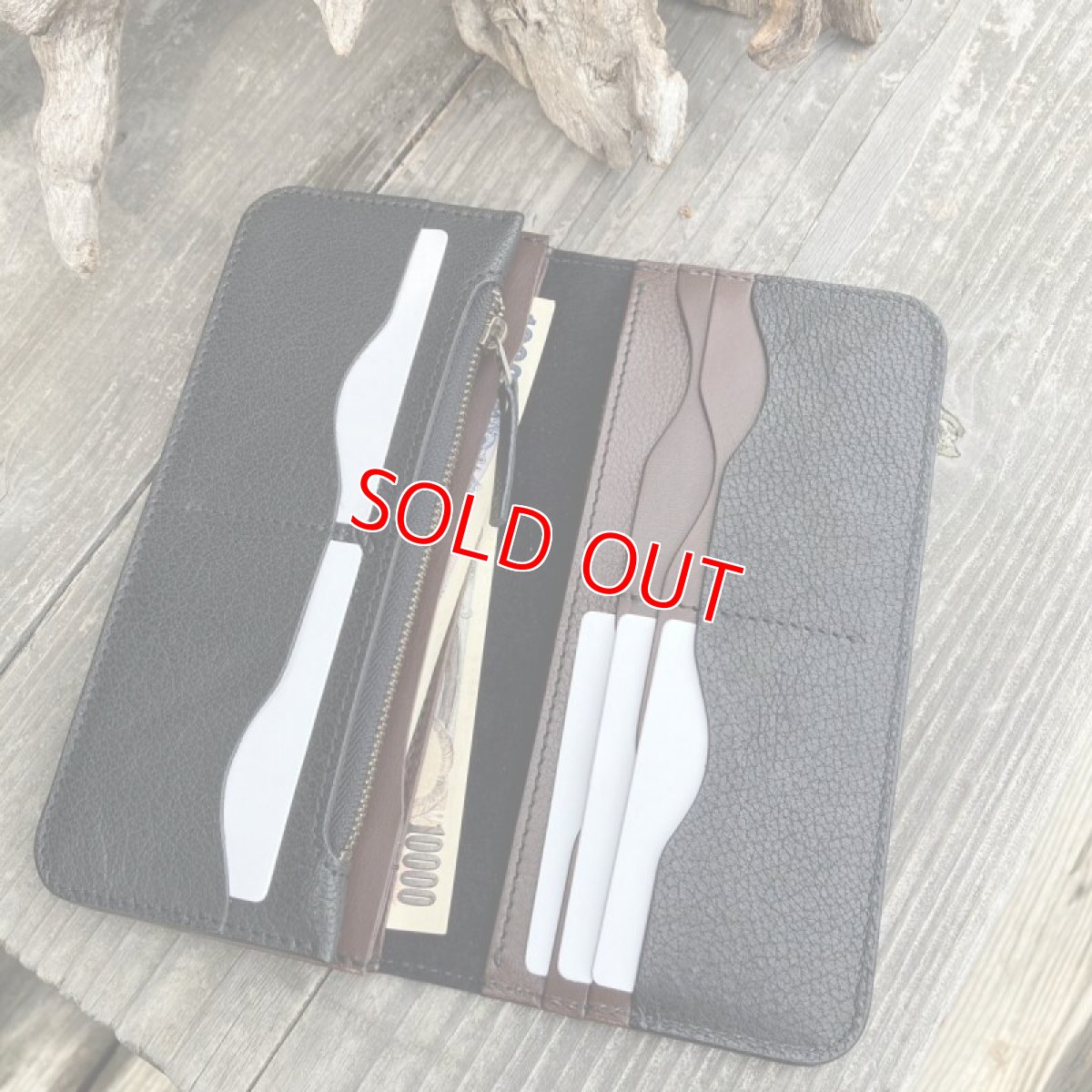 画像8: 【ヒグマレザー】スタンダードなデザインのとても使いやすい職人手作り長財布　★お札の端も折れにくい構造です (8)