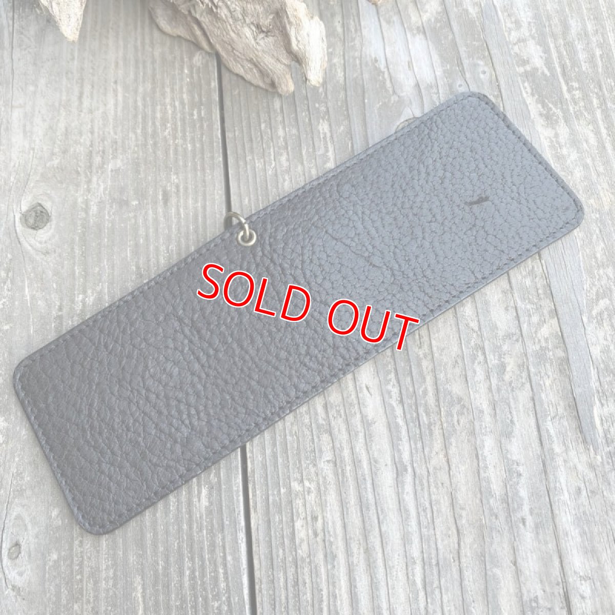 画像2: 【ヒグマレザー】荒々しいクマ革バージョン★二つ折りパスケース / カード入れ (2)