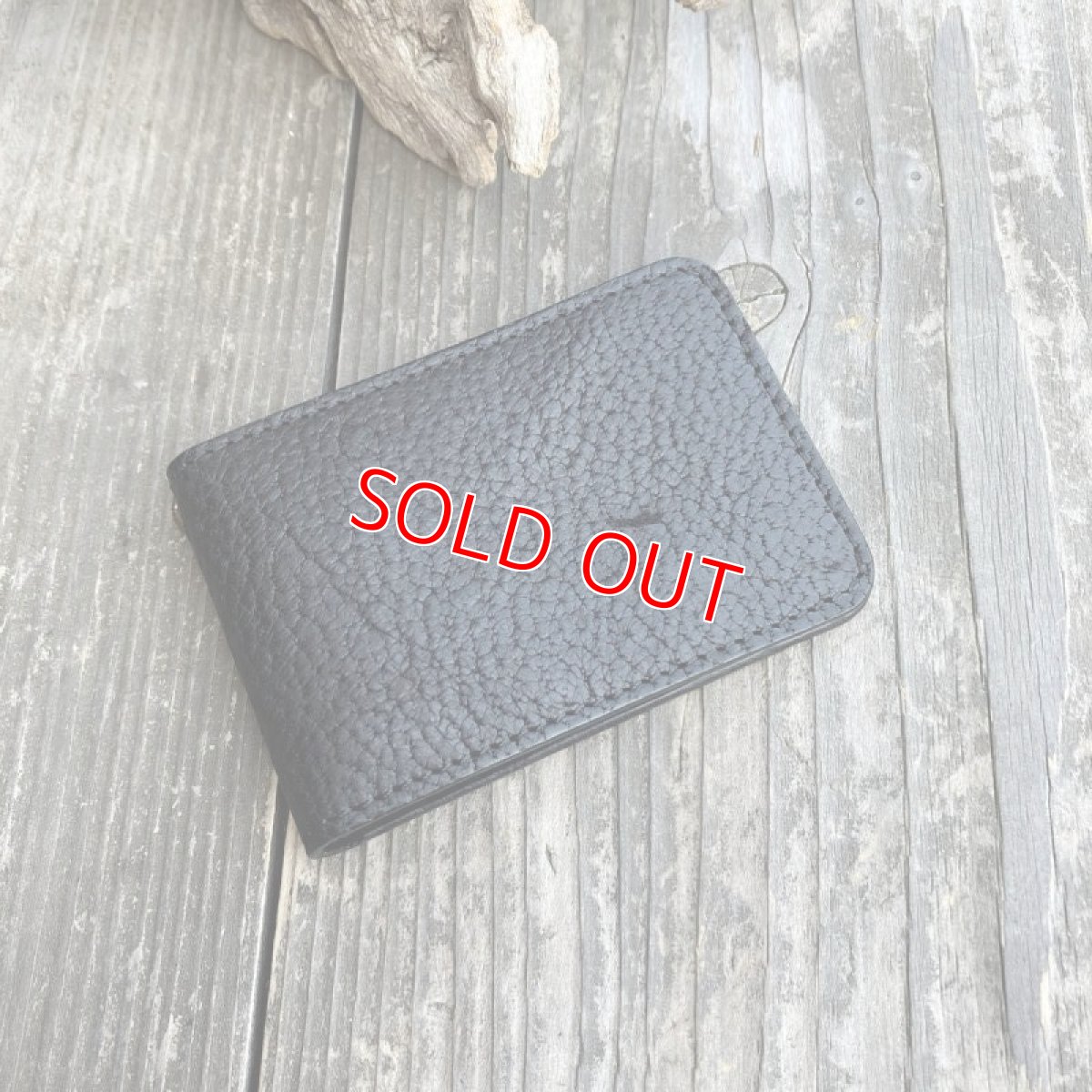 画像3: 【ヒグマレザー】荒々しいクマ革バージョン★二つ折りパスケース / カード入れ (3)