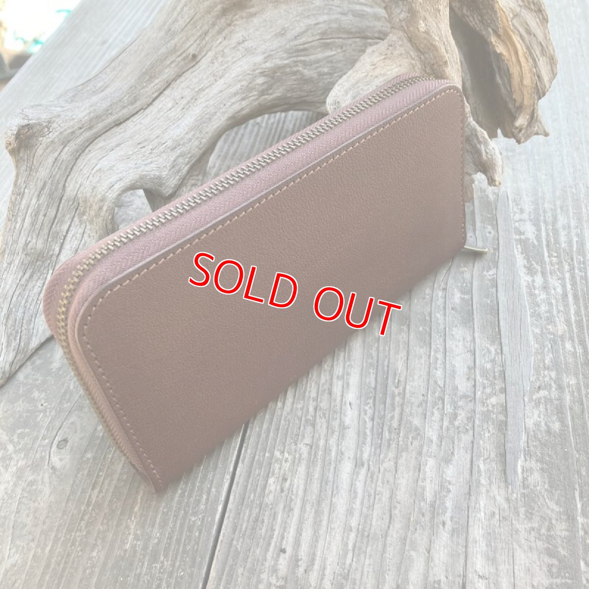 画像3: 【ツキノワグマレザー】ラウンドファスナー長財布　★NEWタイプツキノワグマ革＆牛革バージョン ダークブラウン (3)