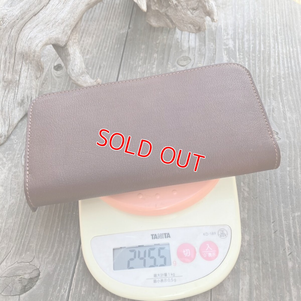 画像15: 【ツキノワグマレザー】ラウンドファスナー長財布　★NEWタイプツキノワグマ革＆牛革バージョン ダークブラウン (15)