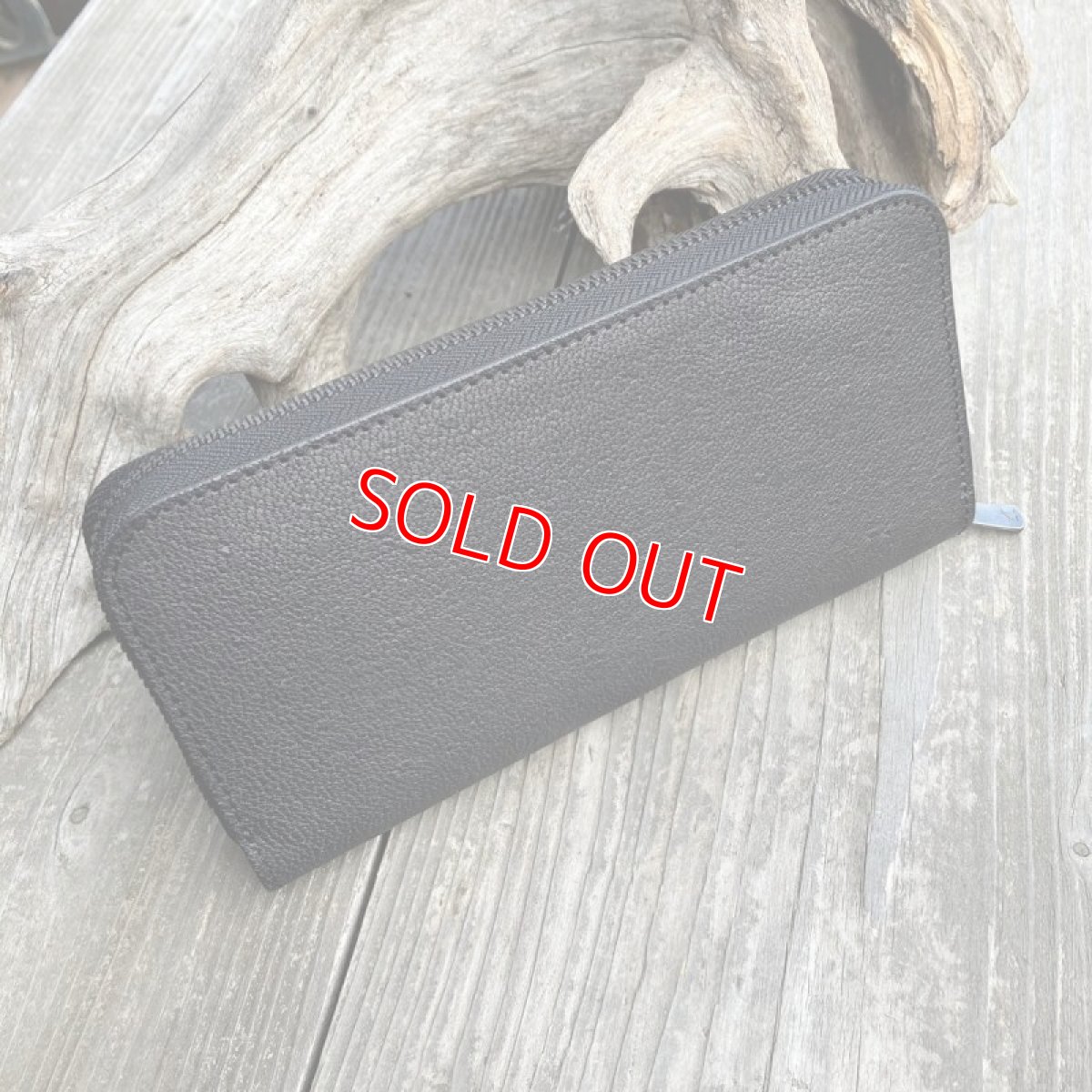 画像3: 北海道産ヒグマ革　限定1点ラウンドファスナー長財布　プレミアムバージョン (3)