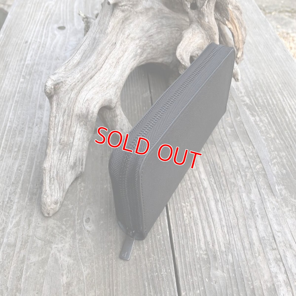 画像4: 北海道産ヒグマ革　限定1点ラウンドファスナー長財布　プレミアムバージョン (4)