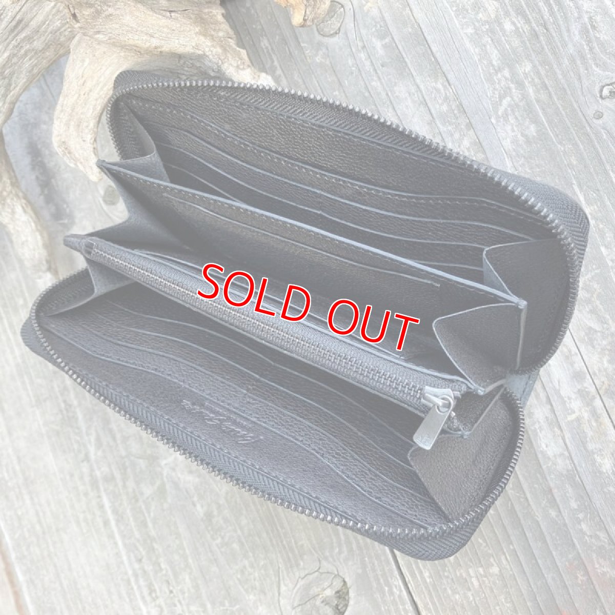 画像16: 北海道産ヒグマ革　限定1点ラウンドファスナー長財布　プレミアムバージョン (16)