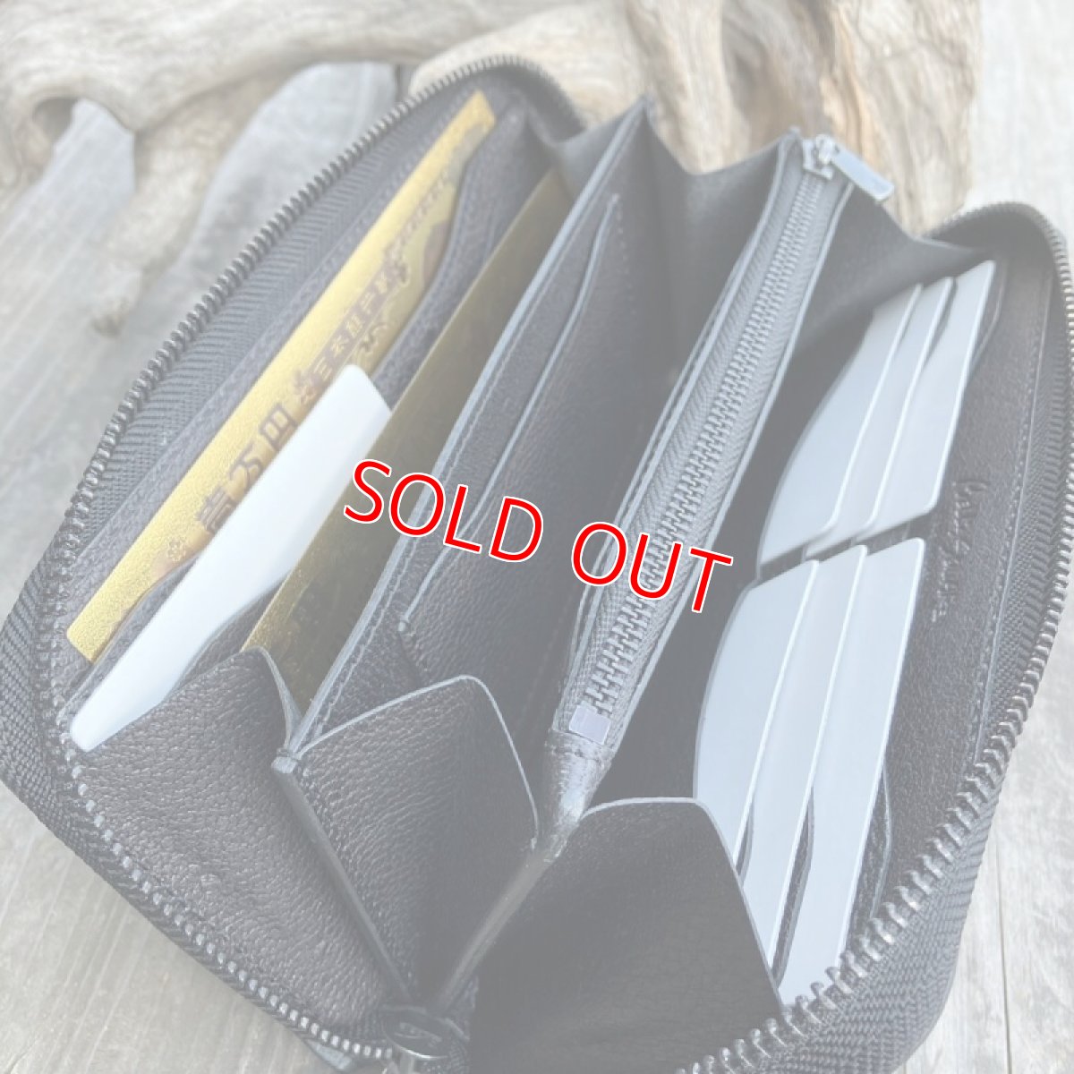 画像8: 北海道産ヒグマ革　限定1点ラウンドファスナー長財布　プレミアムバージョン (8)