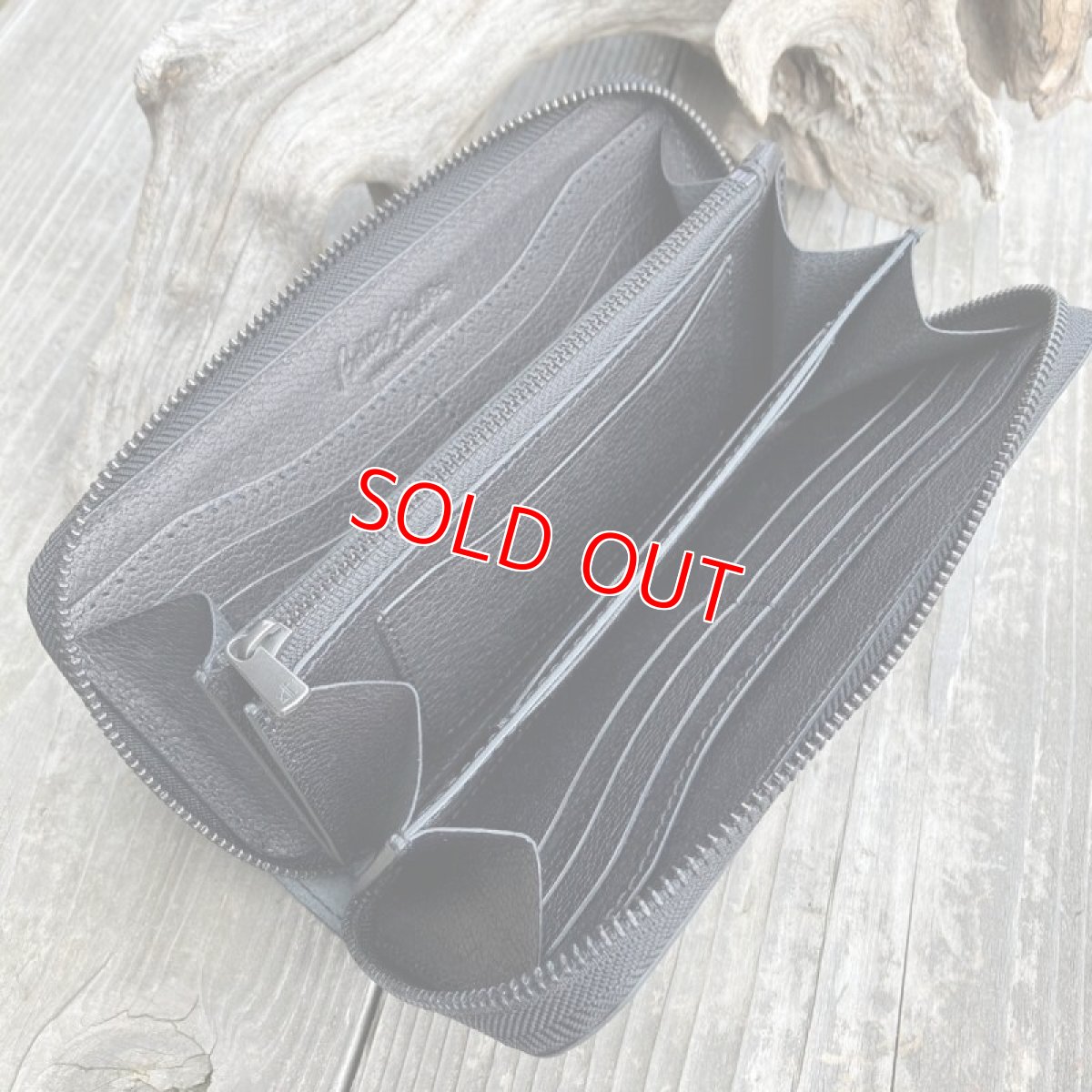 画像11: 北海道産ヒグマ革　限定1点ラウンドファスナー長財布　プレミアムバージョン (11)