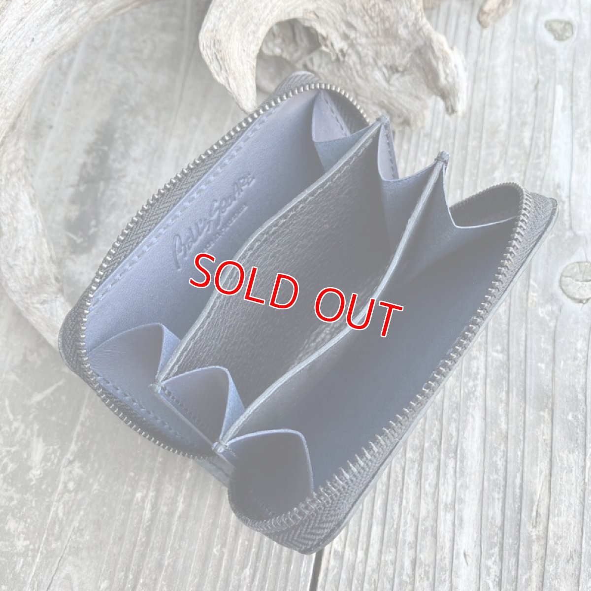 画像6: 【ヒグマレザー】ポケットにすっぽり!熊革&牛革ラウンドファスナーミニウォレット (6)