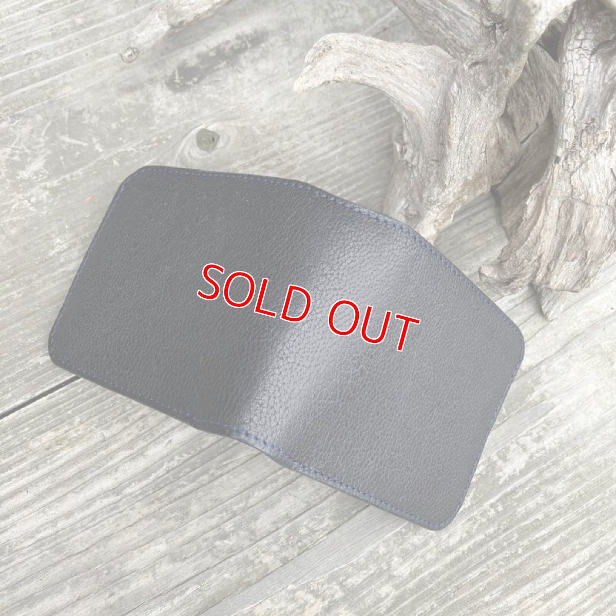 画像7: 【ヒグマレザー】北海道産☆ヒグマ革&牛革　スタンダード二つ折り財布 (7)