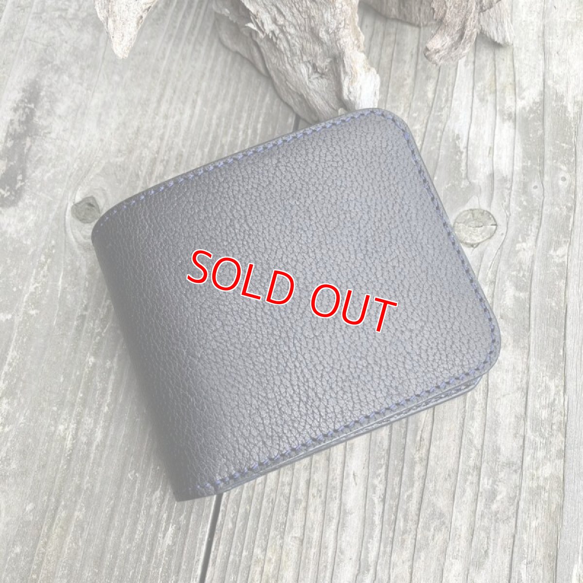 画像2: 【ヒグマレザー】北海道産☆ヒグマ革&牛革　スタンダード二つ折り財布 (2)