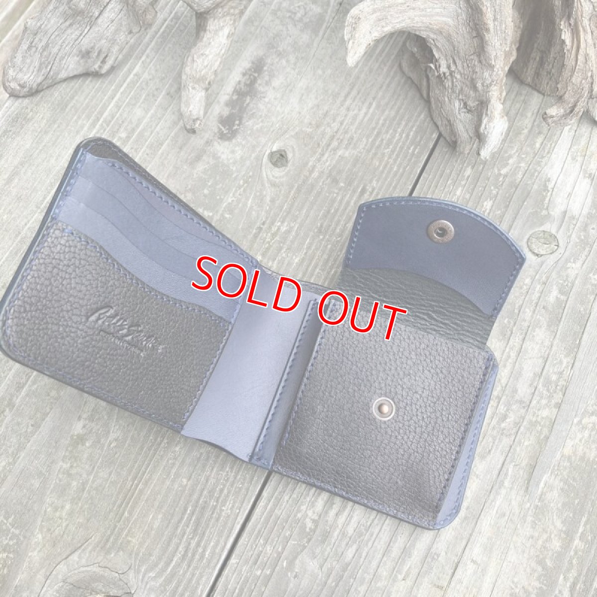 画像10: 【ヒグマレザー】北海道産☆ヒグマ革&牛革　スタンダード二つ折り財布 (10)