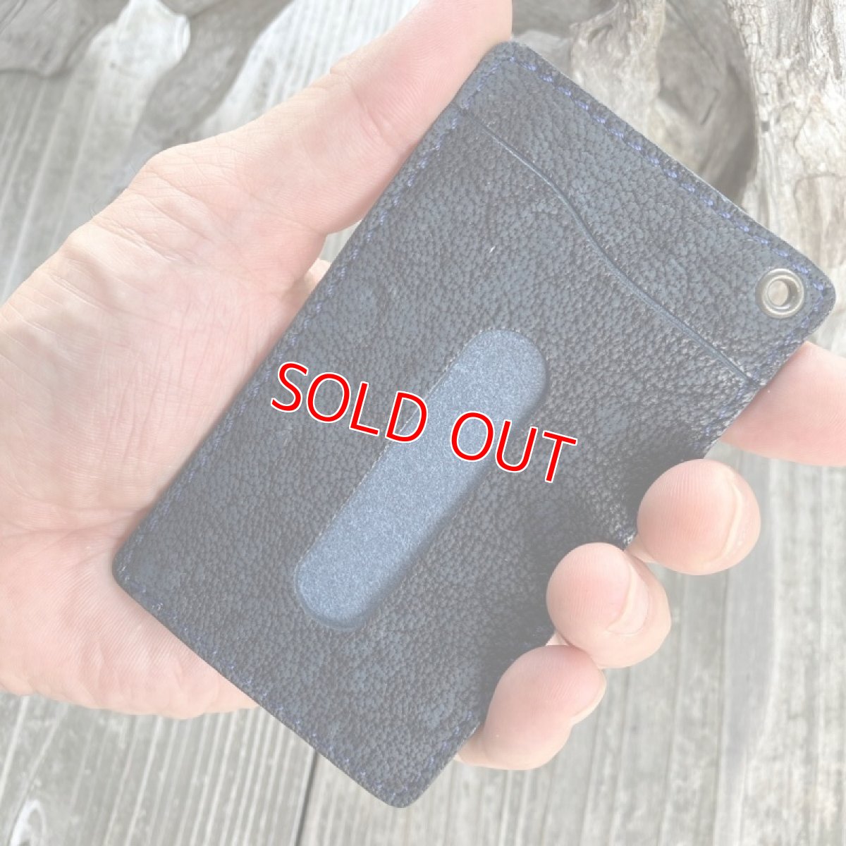 画像3: 【ツキノワグマレザー】ワイルドな質感ツキノワグマ革バージョン★パスケース / カード入れ 　ダークネイビー (3)